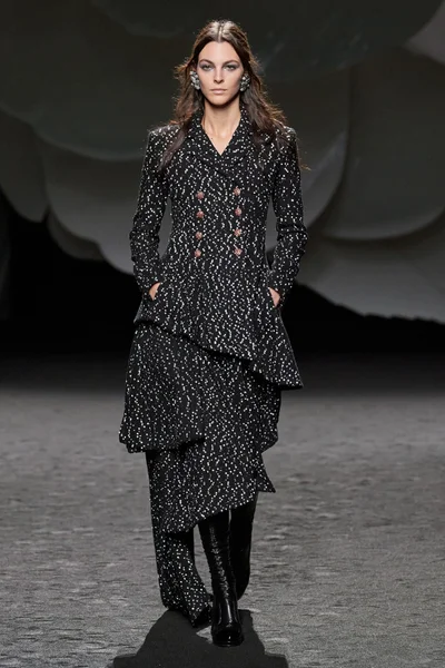 Look 30